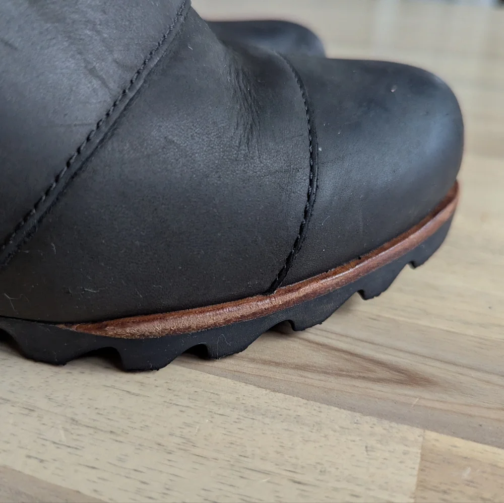 SOREL Joan of Arc Lea Wedge‎ Bootie Shoe (Women's Sz 7)